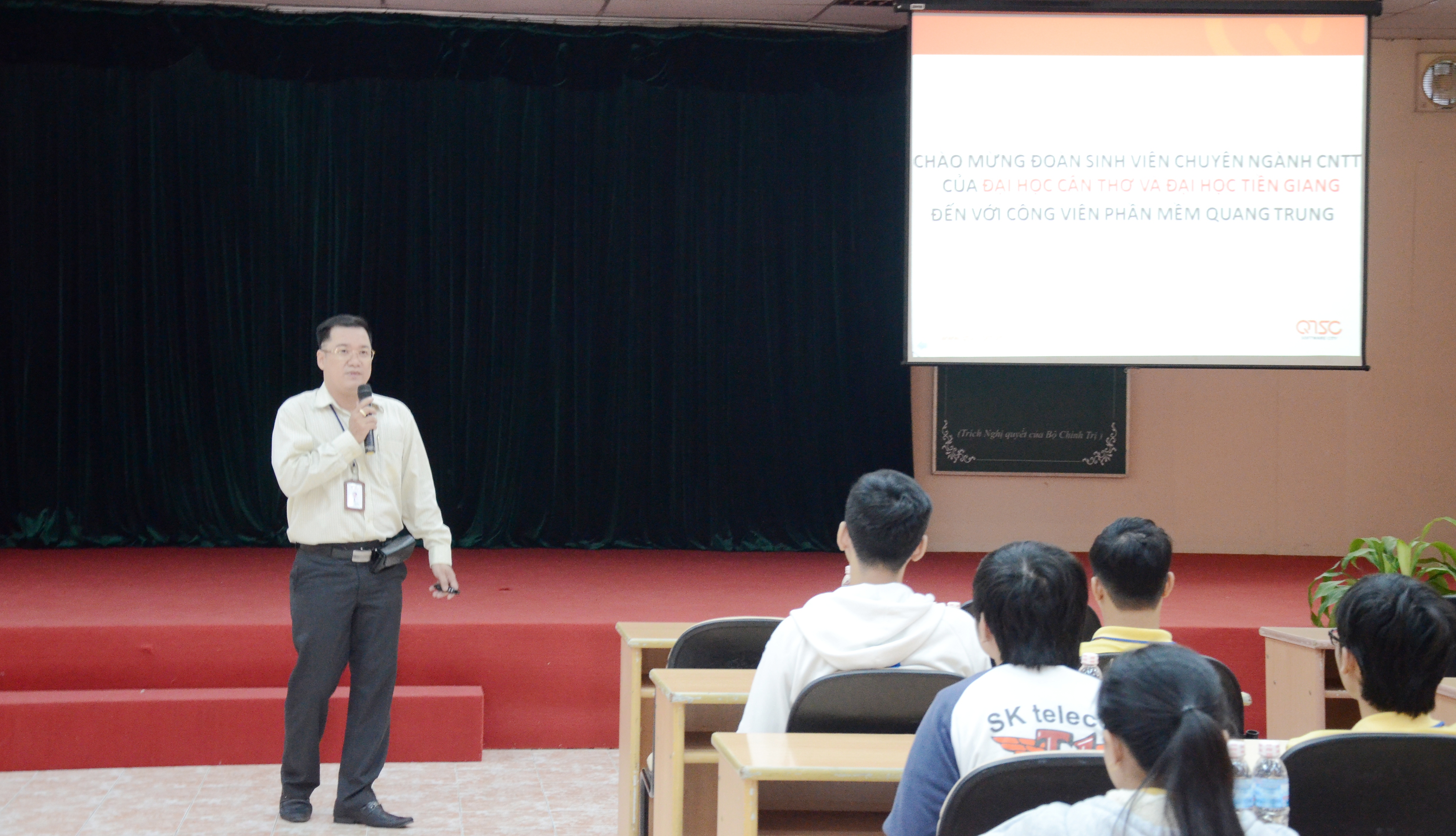 Anh Trần Hoàng Việt - Chuyên viên Phòng Hợp tác truyền thông - QSTC