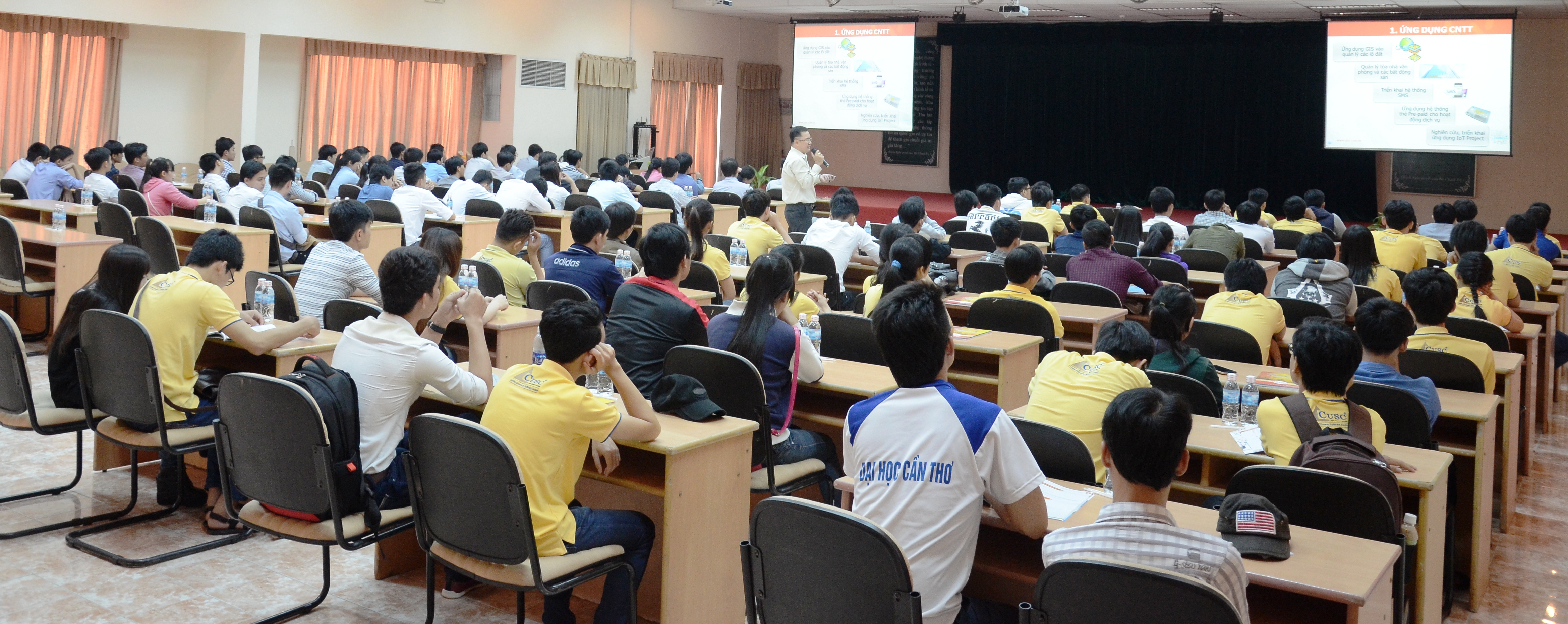 SINH VIÊN KỸ THUẬT PHẦN MỀM CUSC - THAM QUAN KIẾN TẬP TẠI CÔNG VIÊN PHẦN MỀM QUANG TRUNG